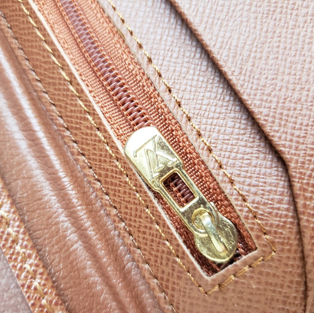 Louis Vuitton Wallet - Picture 5 of 8